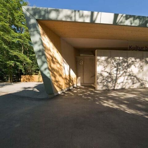 Eingangsbereich links