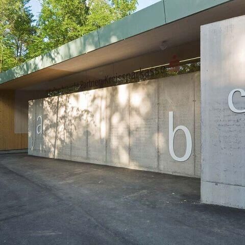 Eingangsbereich links