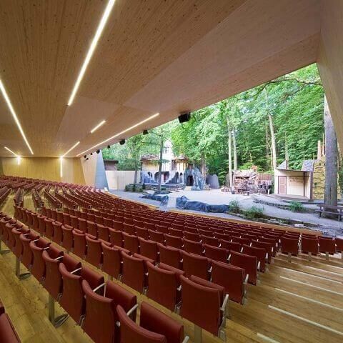 Innenraum - Blick zur Freilichtbühne